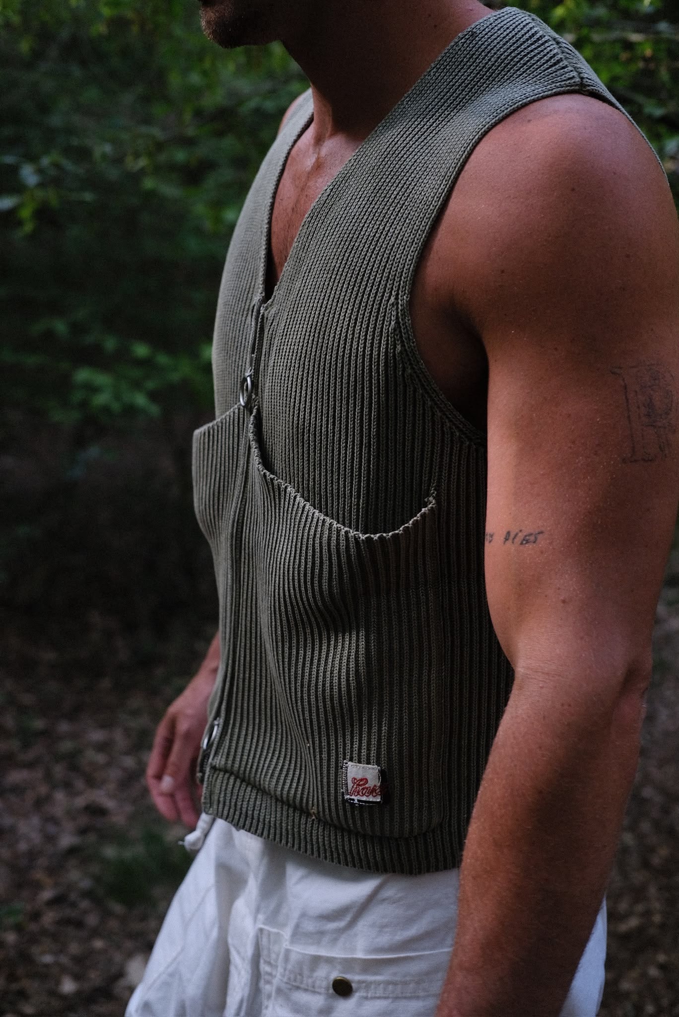 KNITTED UTILITY VEST - GREEN