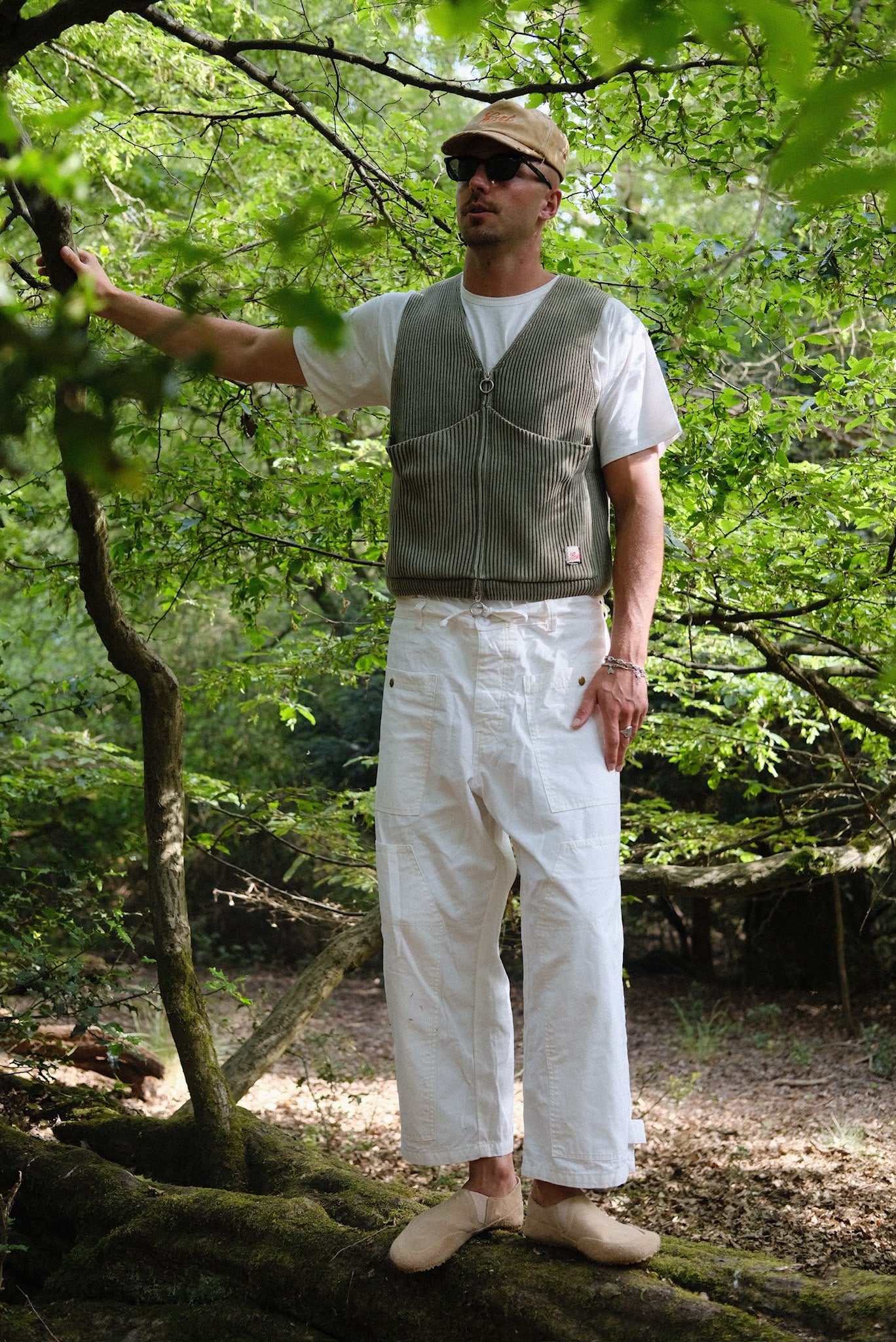 KNITTED UTILITY VEST - GREEN