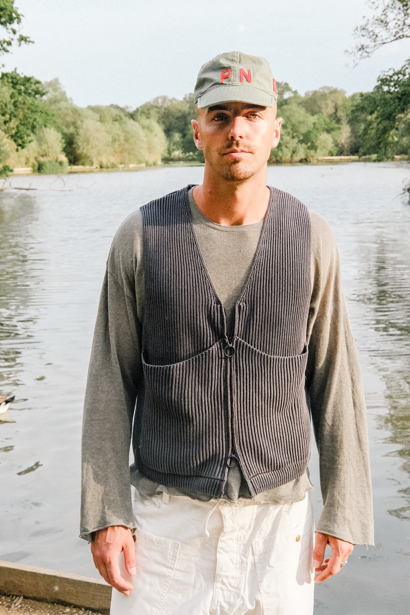 KNITTED UTILITY VEST - BLACK