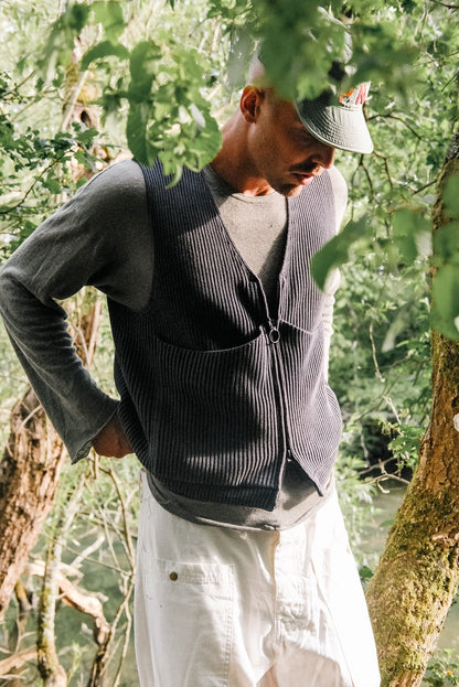KNITTED UTILITY VEST - BLACK